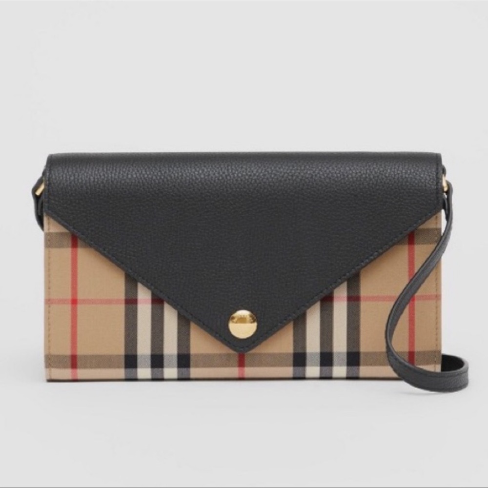 Burberry Vintage Check and Leather wallet with Detachable strap - Picture 15 of 16